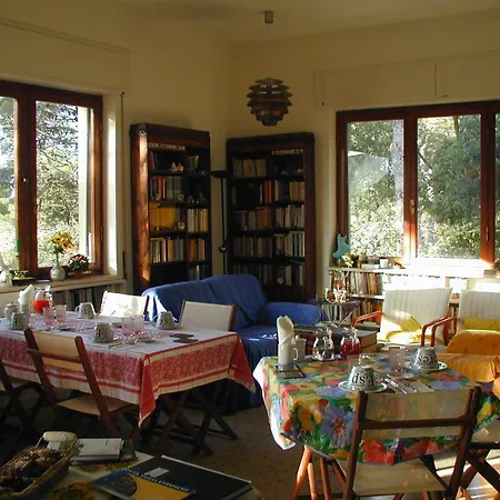 فندق مبيت وإفطار La Casa Di Ulisse 4*
